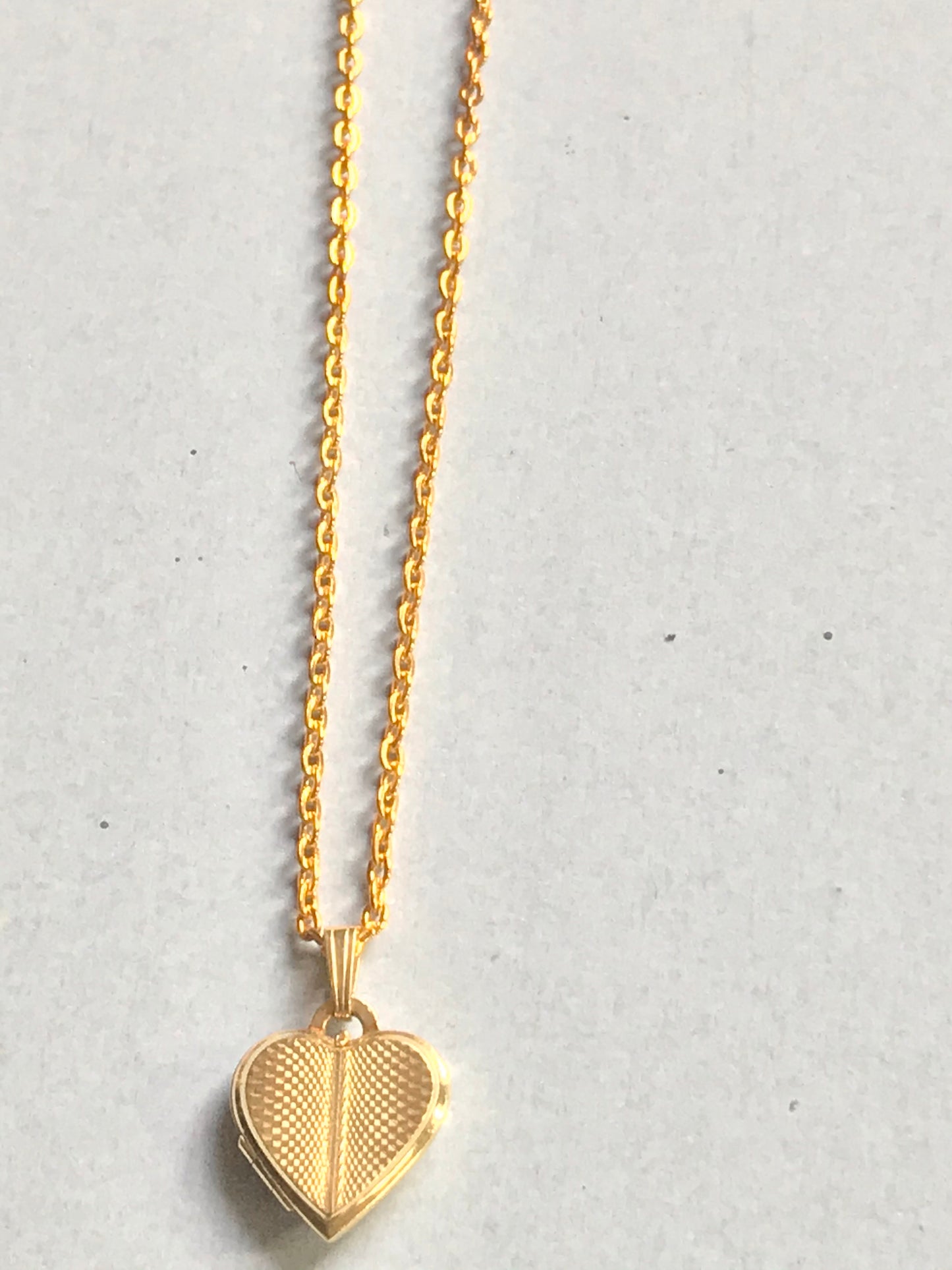 Elegant Gold Vintage Keepsake Necklace