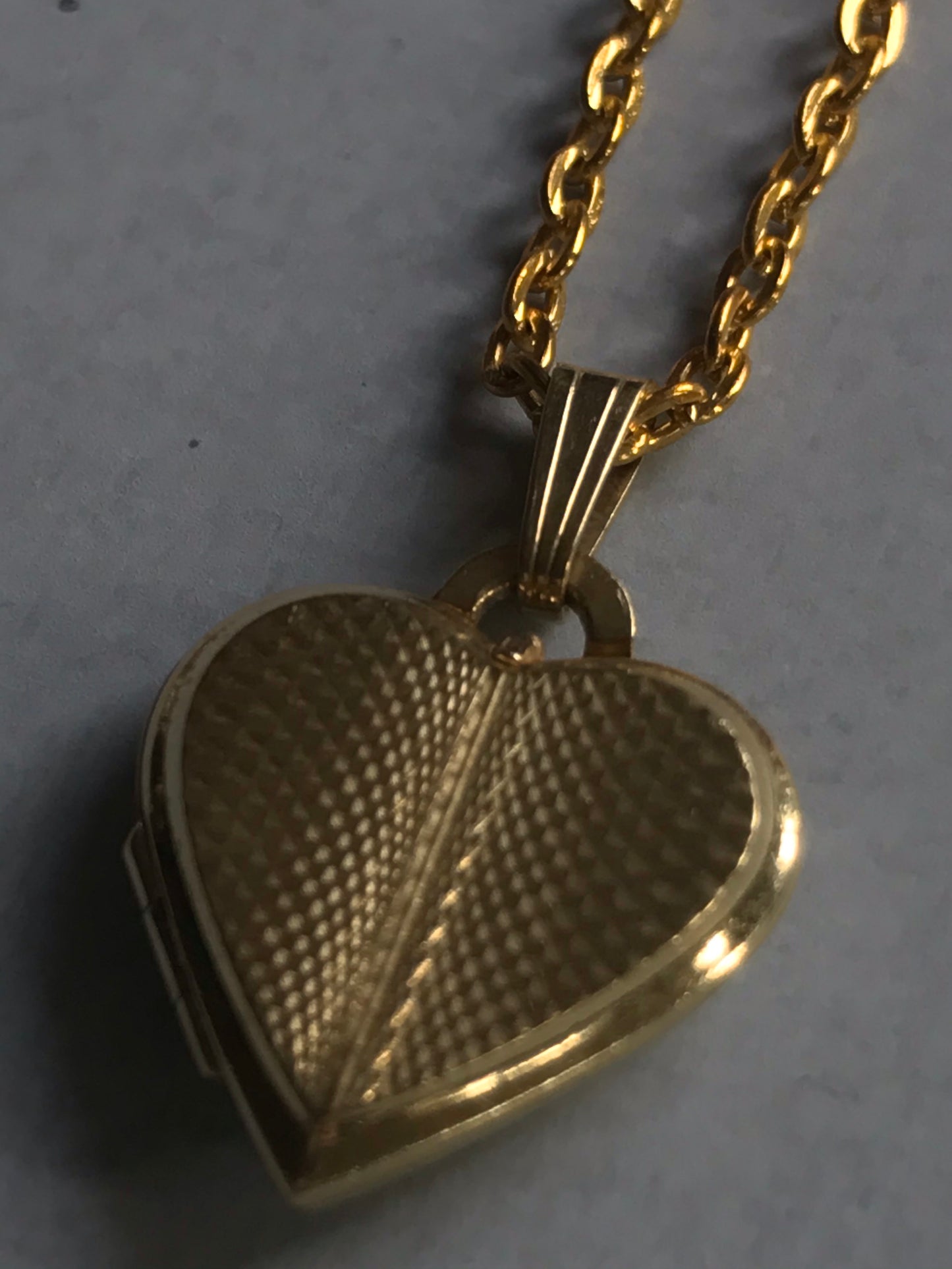 Elegant Gold Vintage Keepsake Necklace