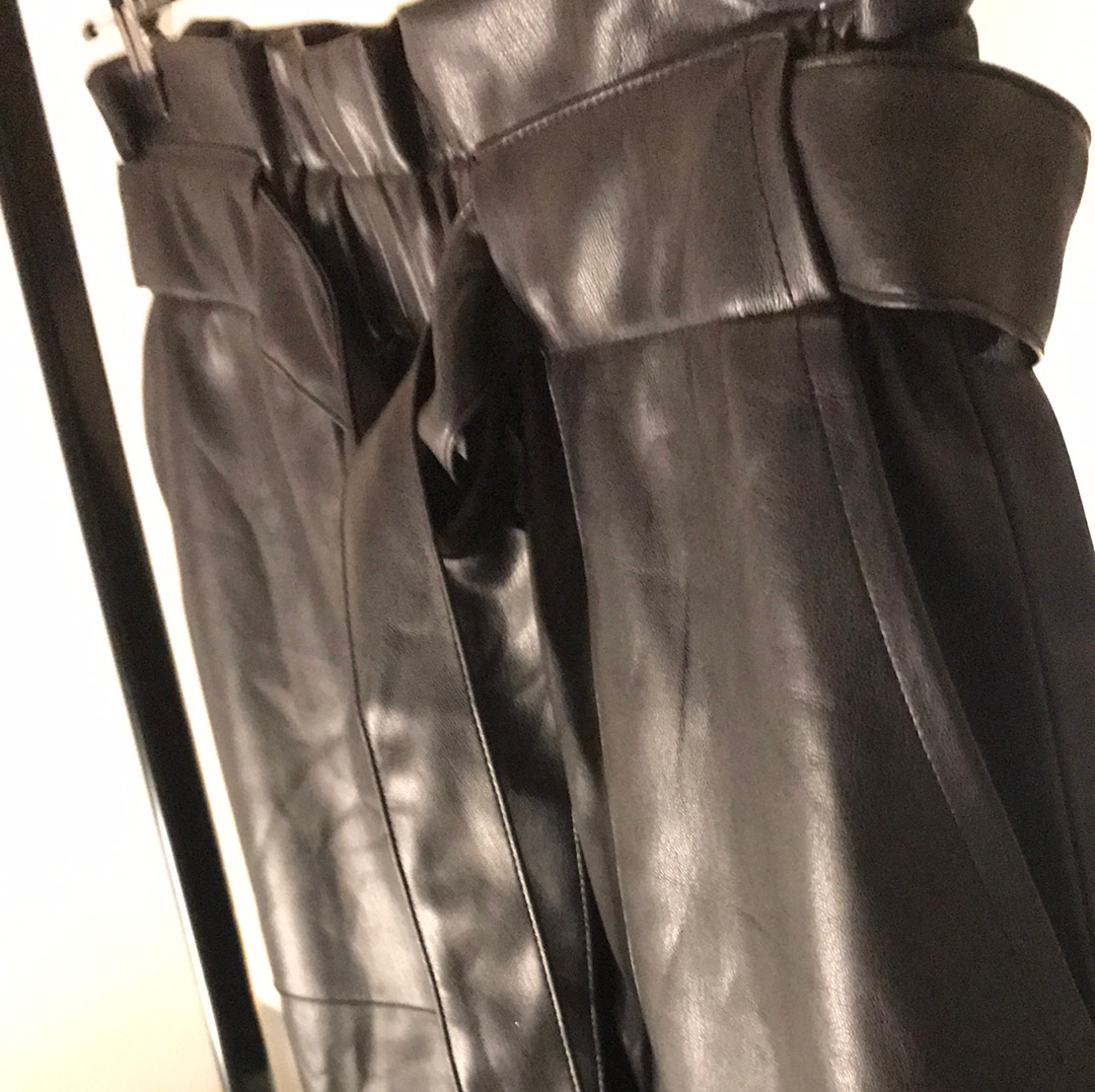 High Waist Sneak Skirt (Black)