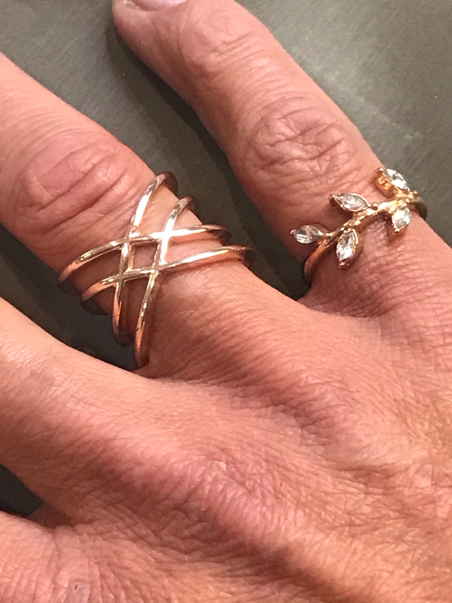 Rose Gold-Plated Glitter Leaf ‘Pinky’ Ring