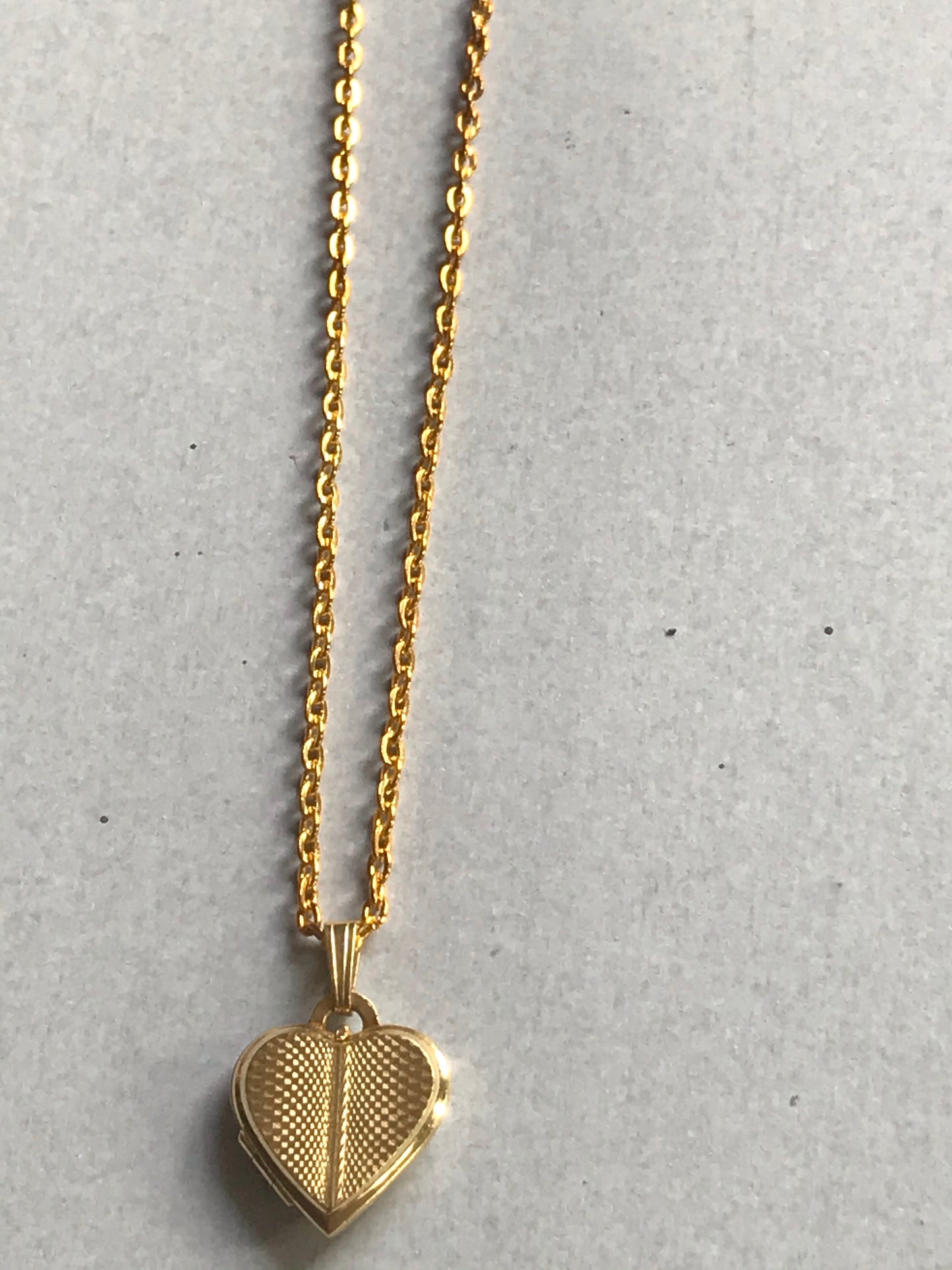 Elegant Gold Vintage Keepsake Necklace