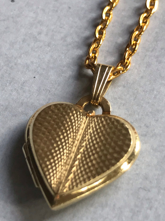 Elegant Gold Vintage Keepsake Necklace