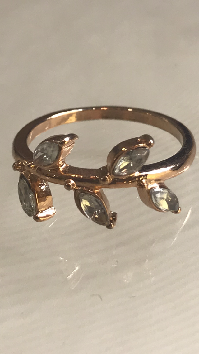 Rose Gold-Plated Glitter Leaf ‘Pinky’ Ring