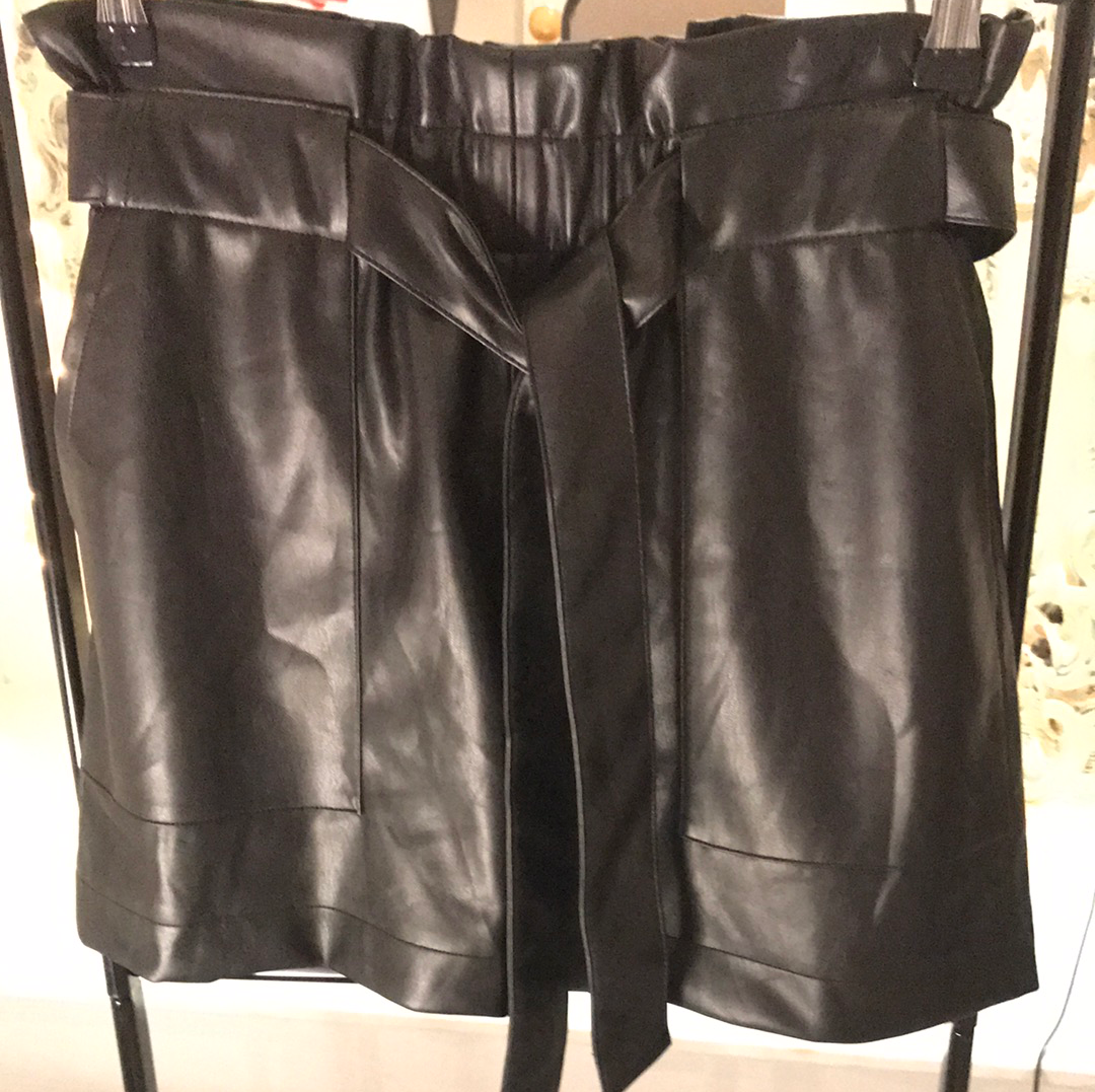 High Waist Sneak Skirt (Black)