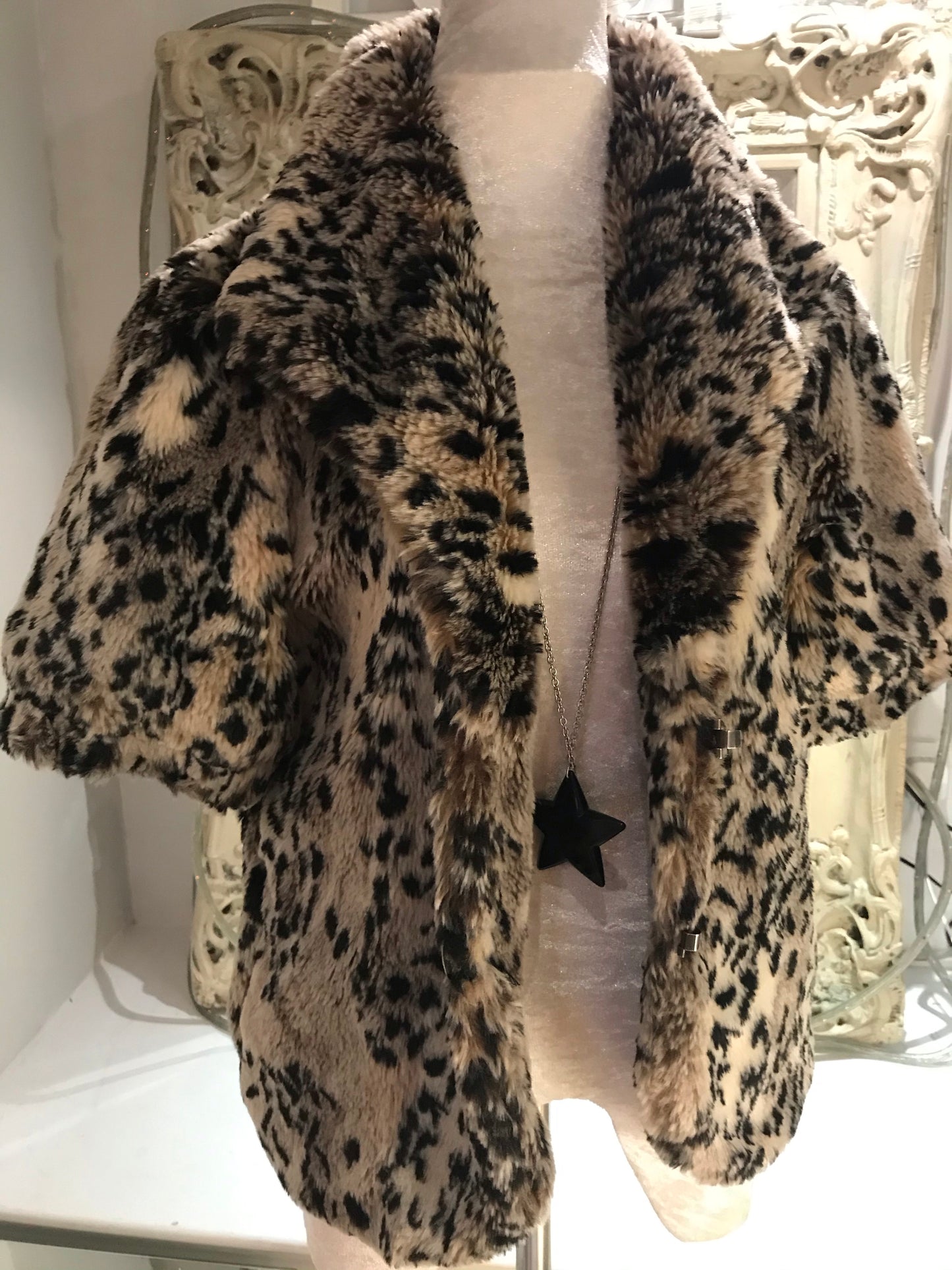 3/4 Length Sleeve Faux Leopard Coat